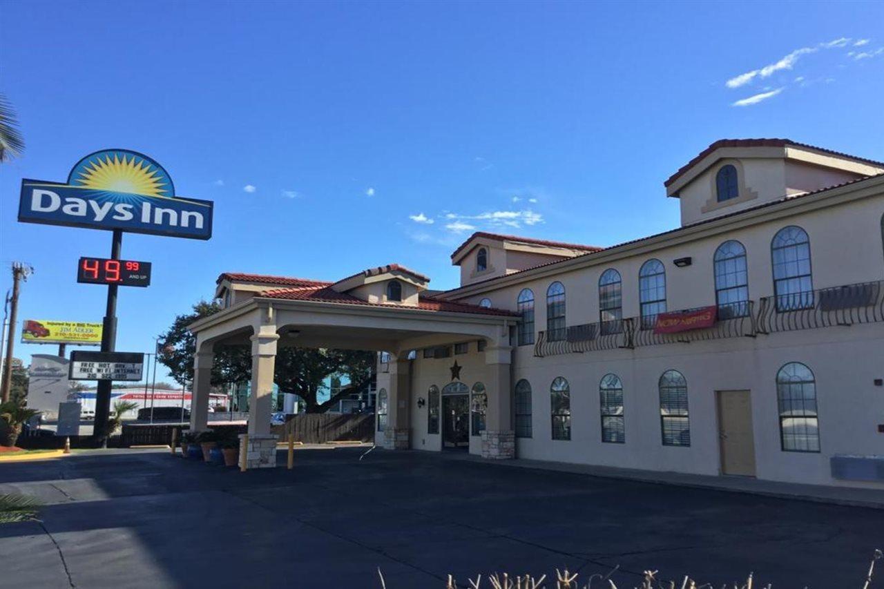 Days Inn By Wyndham Near Seaworld San Antonio Kültér fotó