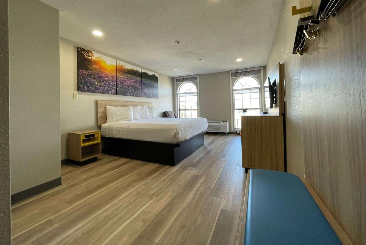 Days Inn By Wyndham Near Seaworld San Antonio Kültér fotó