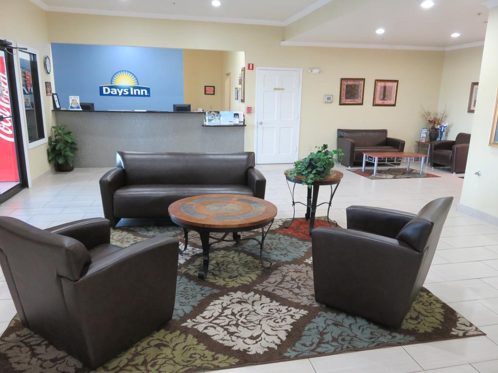 Days Inn By Wyndham Near Seaworld San Antonio Kültér fotó