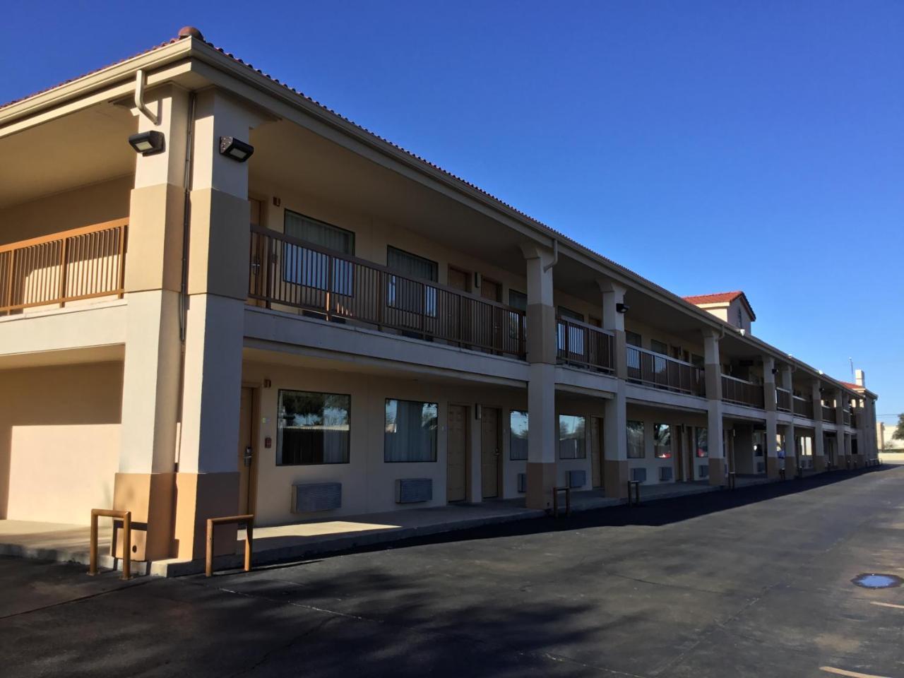 Days Inn By Wyndham Near Seaworld San Antonio Kültér fotó